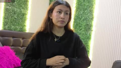 Snapshot of sara_blue13 chatting on February 17, 2026, 12:12 pm Sara online show from February 17, 2026, 12:12 pm