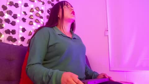 Snapshot of sara_blue22 chatting on June 9, 2026, 11:22 am Sara online show from June 9, 2026, 11:22 am