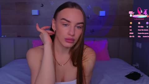 Snapshot of sara_crosss chatting on April 25, 2026, 5:43 am Sara online show from April 25, 2026, 5:43 am