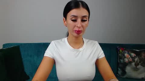 Im Sara I am happy to be here  online show from February 24, 2026, 6:06 pm