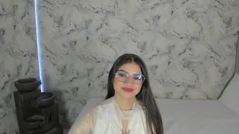 Snapshot of sara_fernandezz chatting on December 3, 2024, 12:13 am sara online show from December 3, 2024, 12:13 am