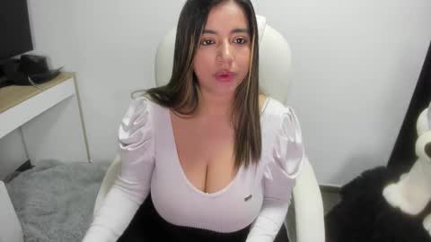 Snapshot of sara_lizcano chatting on February 17, 2025, 10:51 am sarah  LIZCANO....... online show from February 17, 2025, 10:51 am