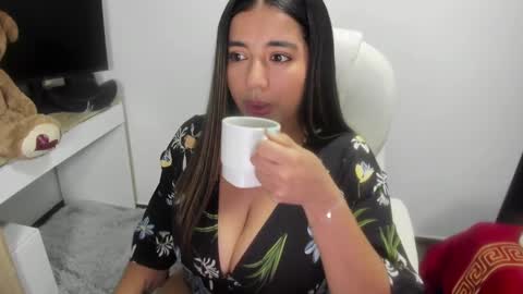 Snapshot of sara_lizcano chatting on February 27, 2025, 10:48 am sarah  LIZCANO....... online show from February 27, 2025, 10:48 am