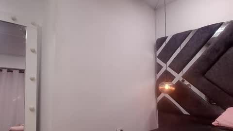 sara_lopee1 online show from September 30, 2025, 11:59 am