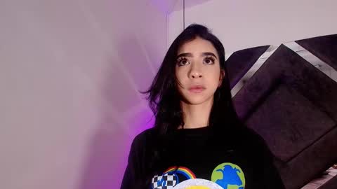 sara_lopee1 online show from October 3, 2025, 12:02 pm