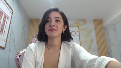 Sara  online show from September 22, 2025, 1:13 pm