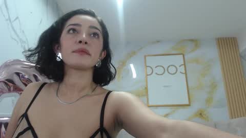 Sara  online show from September 30, 2025, 1:49 pm