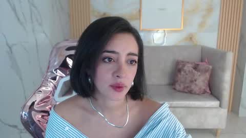 Sara  online show from October 17, 2025, 1:57 pm