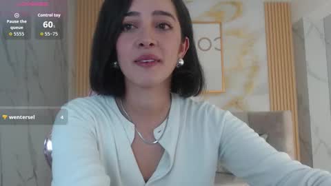 Sara  online show from October 22, 2025, 1:55 pm