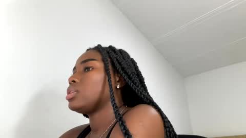 Sara online show from September 25, 2025, 11:41 pm