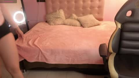 Snapshot of sara_valderrama_ chatting on June 3, 2026, 11:57 am sara_valderrama_ online show from June 3, 2026, 11:57 am