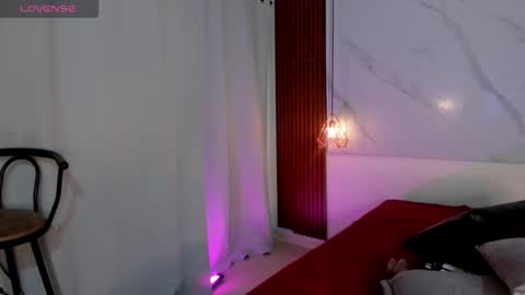 sara_zc online show from November 26, 2025, 11:44 am