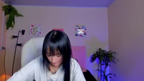 Sarah Ramirez online show from February 13, 2025, 2:31 pm