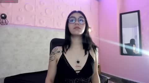 Snapshot of saraa_taylor1 chatting on June 8, 2026, 3:51 am Sara online show from June 8, 2026, 3:51 am