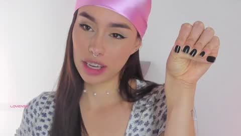 Snapshot of saraarchbould chatting on December 4, 2024, 3:32 pm Sara online show from December 4, 2024, 3:32 pm