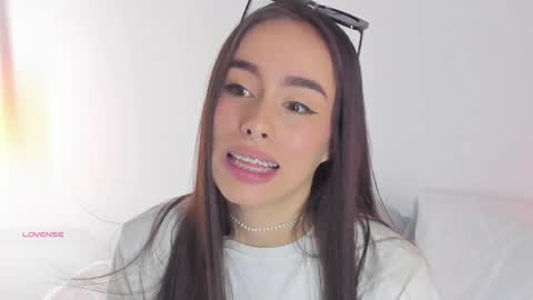 Snapshot of saraarchbould chatting on December 5, 2024, 5:06 pm Sara online show from December 5, 2024, 5:06 pm