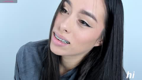 Snapshot of saraarchbould chatting on February 4, 2025, 6:27 pm Sara online show from February 4, 2025, 6:27 pm