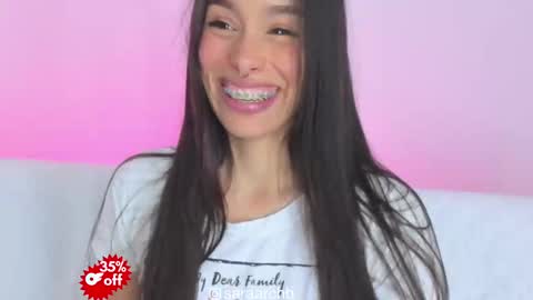 Snapshot of saraarchbould chatting on October 20, 2025, 5:13 pm Sara online show from October 20, 2025, 5:13 pm