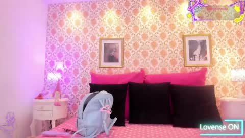 SaraAvila  online show from June 6, 2026, 9:52 pm