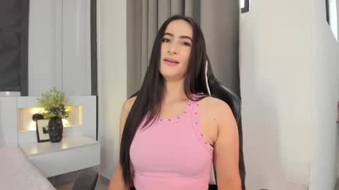  Sara Gomez  online show from October 17, 2025, 1:46 pm