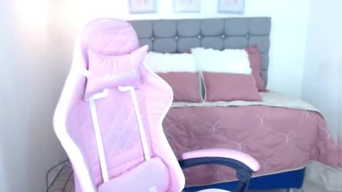 Sarah Moon online show from November 13, 2025, 2:49 pm