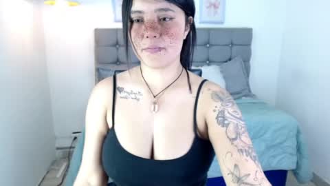 Snapshot of sarah__moon1 chatting on April 24, 2026, 4:09 pm Sarah Moon online show from April 24, 2026, 4:09 pm