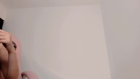 Snapshot of sarah_angelll chatting on December 3, 2025, 11:25 pm sarah online show from December 3, 2025, 11:25 pm