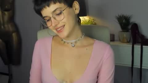 Snapshot of sarah_desire01 chatting on September 28, 2025, 1:27 pm Sarah online show from September 28, 2025, 1:27 pm