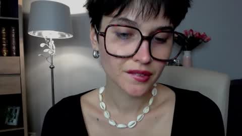 Snapshot of sarah_desire01 chatting on March 15, 2026, 2:45 pm Sarah online show from March 15, 2026, 2:45 pm
