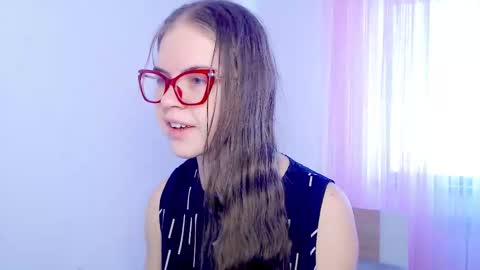 Sarah online show from November 9, 2025, 4:11 am