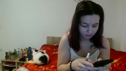 Sarah online show from March 12, 2025, 11:31 am