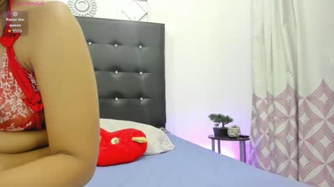 sarah_lowee online show from September 16, 2025, 6:31 pm