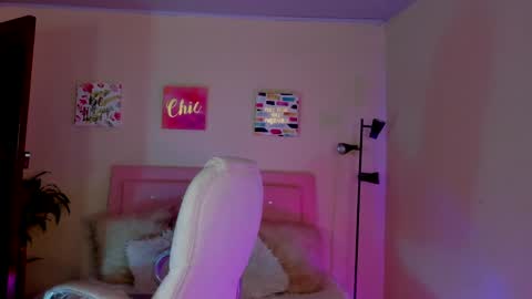 Sarah Ramirez online show from March 10, 2025, 11:27 pm