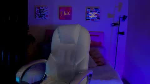 Sarah Ramirez online show from March 11, 2025, 11:44 am