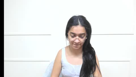 Sarah online show from December 5, 2025, 2:42 am