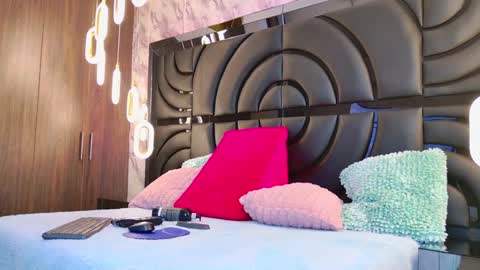 Sarah online show from January 30, 2025, 11:33 am