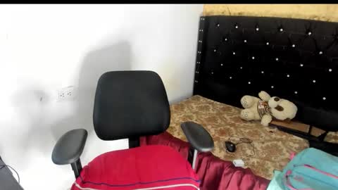 Sarah online show from October 17, 2025, 7:11 am