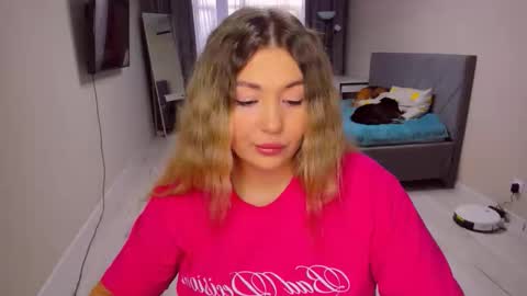 Sarah online show from February 11, 2026, 1:49 pm