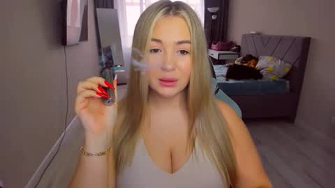 Sarah online show from March 18, 2026, 1:47 pm