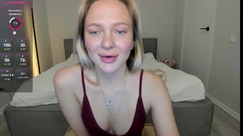 Snapshot of sarahphyllis chatting on May 15, 2026, 7:32 pm sarahphyllis online show from May 15, 2026, 7:32 pm