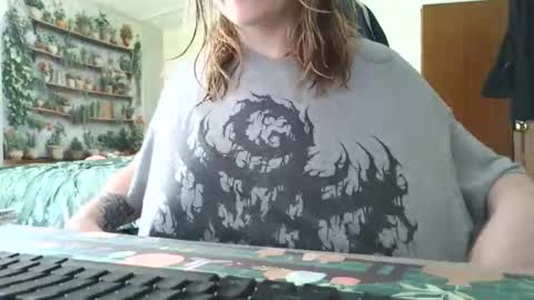 Sarah online show from June 4, 2026, 8:04 pm