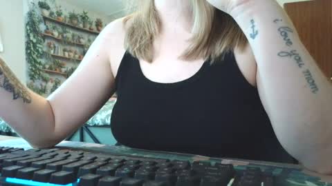Sarah online show from June 11, 2026, 10:41 pm