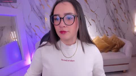 Snapshot of sarahrhodes_ chatting on October 15, 2025, 11:32 am Sarah Rhodes online show from October 15, 2025, 11:32 am