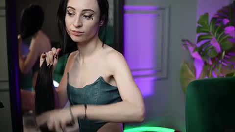  Sarai  online show from December 18, 2025, 9:10 pm