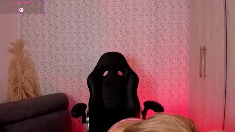 Sara jones   online show from March 28, 2026, 2:38 pm