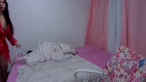 Snapshot of saralunabella02 chatting on May 15, 2026, 8:27 pm sara luna online show from May 15, 2026, 8:27 pm