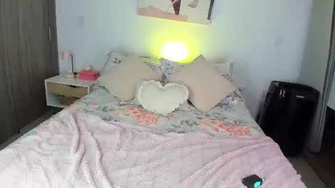 Sara Martinez online show from June 10, 2026, 11:35 pm