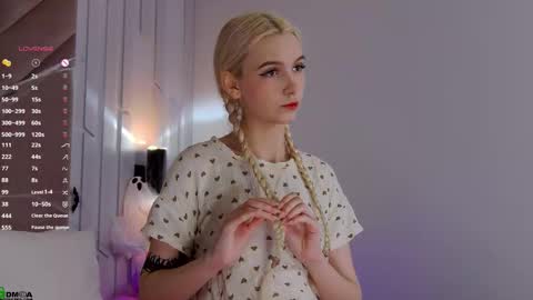 saramist online show from October 29, 2025, 1:41 am