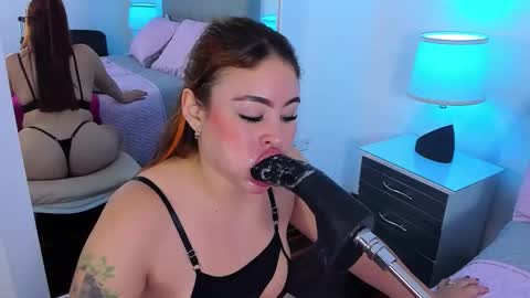 Snapshot of sararendon chatting on February 26, 2026, 1:43 pm sararendon online show from February 26, 2026, 1:43 pm