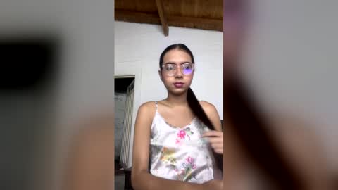 sarasaenz999 online show from March 18, 2026, 9:01 am